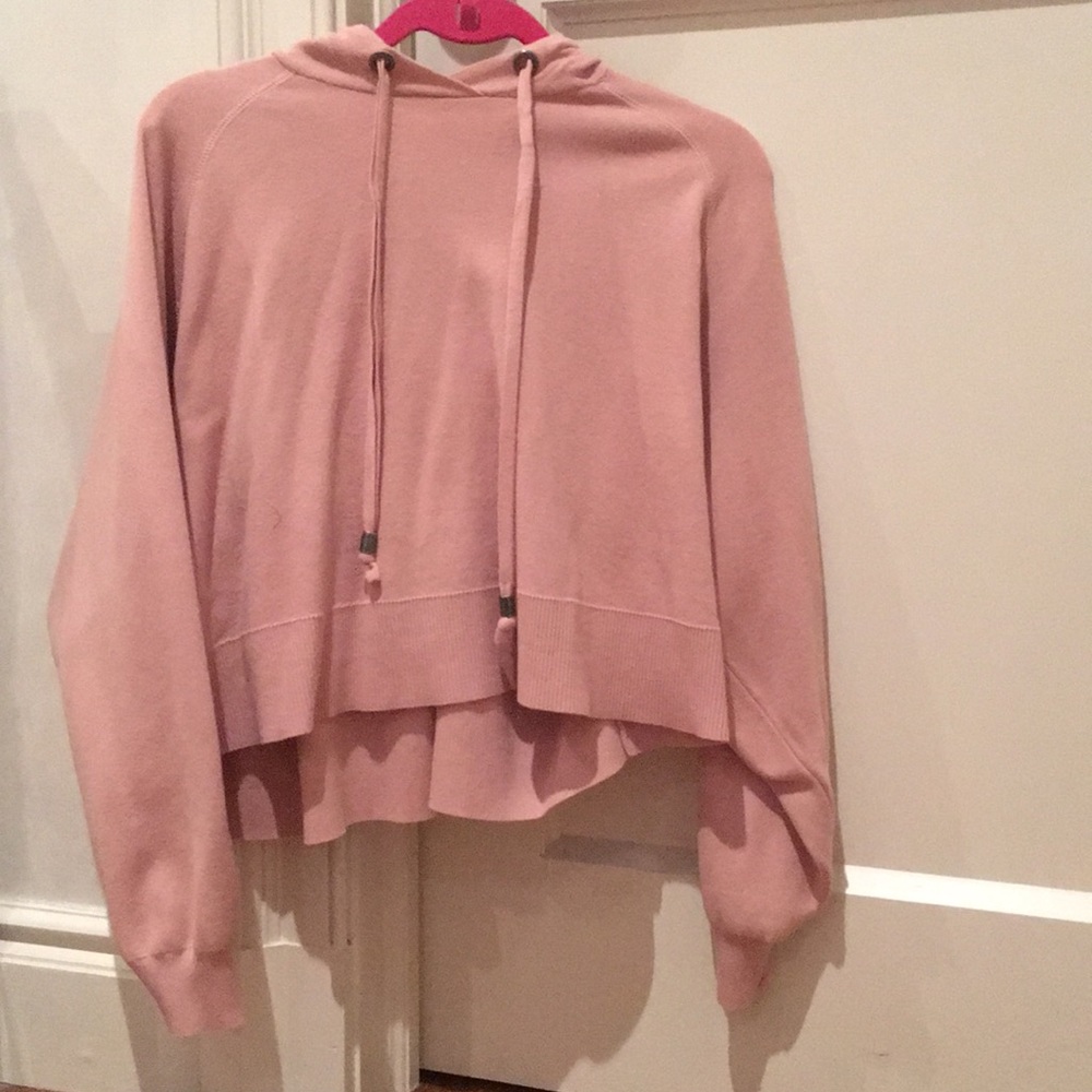 cropped pink sweatshirt